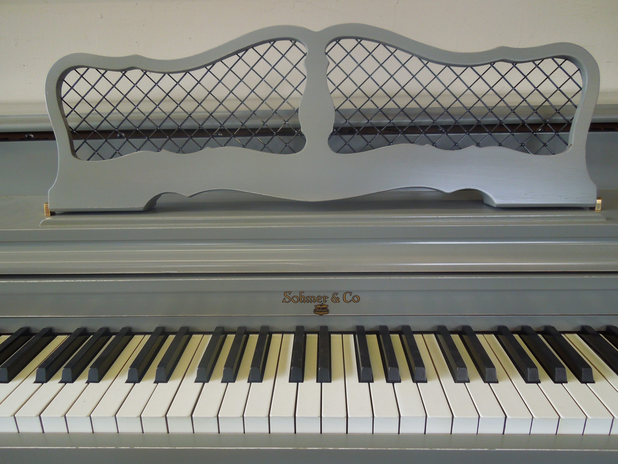 Sohmer Spinet in Vintage Grey #2596 (Refinished) - Image 4