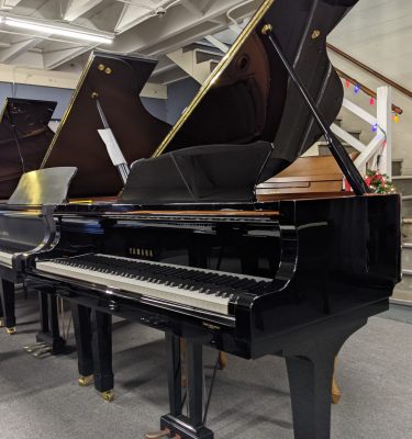 Yamaha C1 Baby Grand in High Polished Ebony #5604016