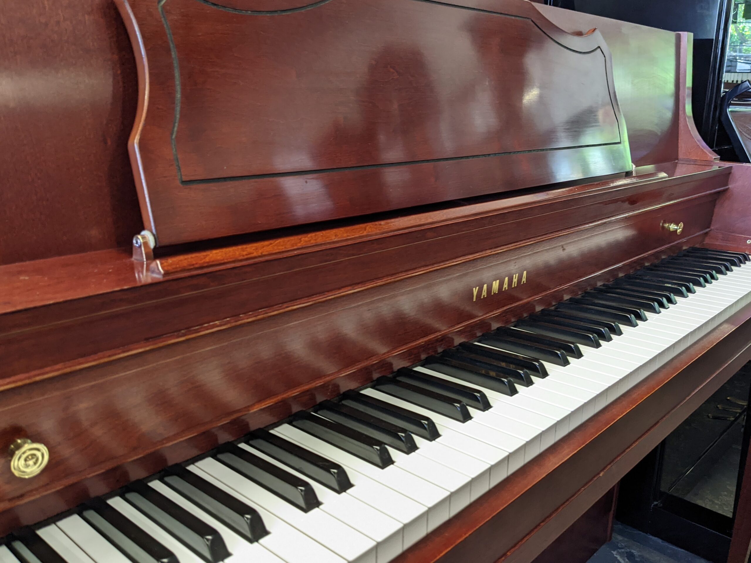 Yamaha M450C in Satin Cherry Console # 302793 - Image 4