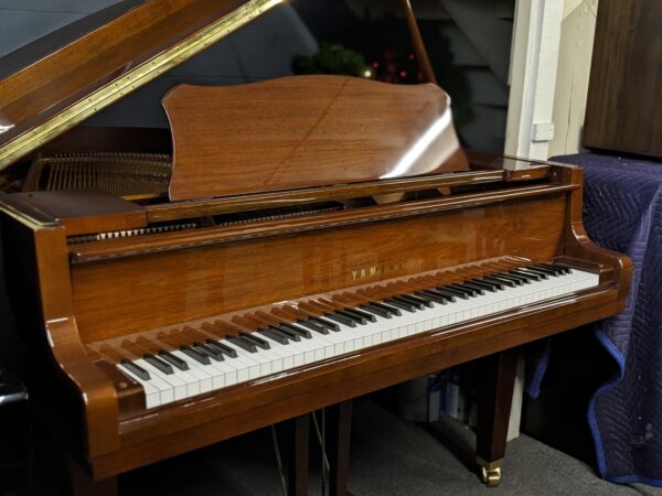 Yamaha GH1 Baby Grand in High Polished Mahogany - Image 3