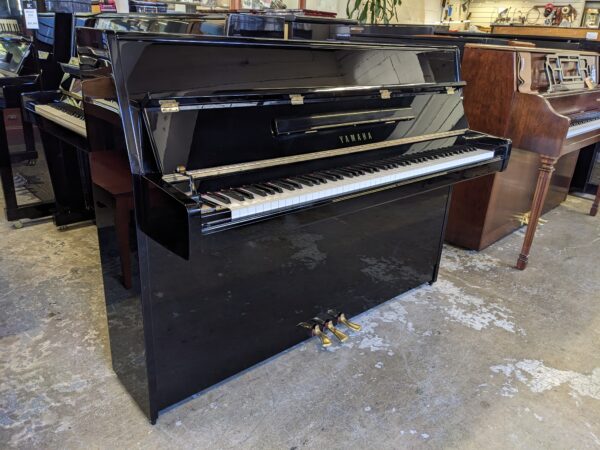 Yamaha M1F Continental Console in High Polish Ebony