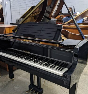 Samick Grand Piano in High Polished Ebony