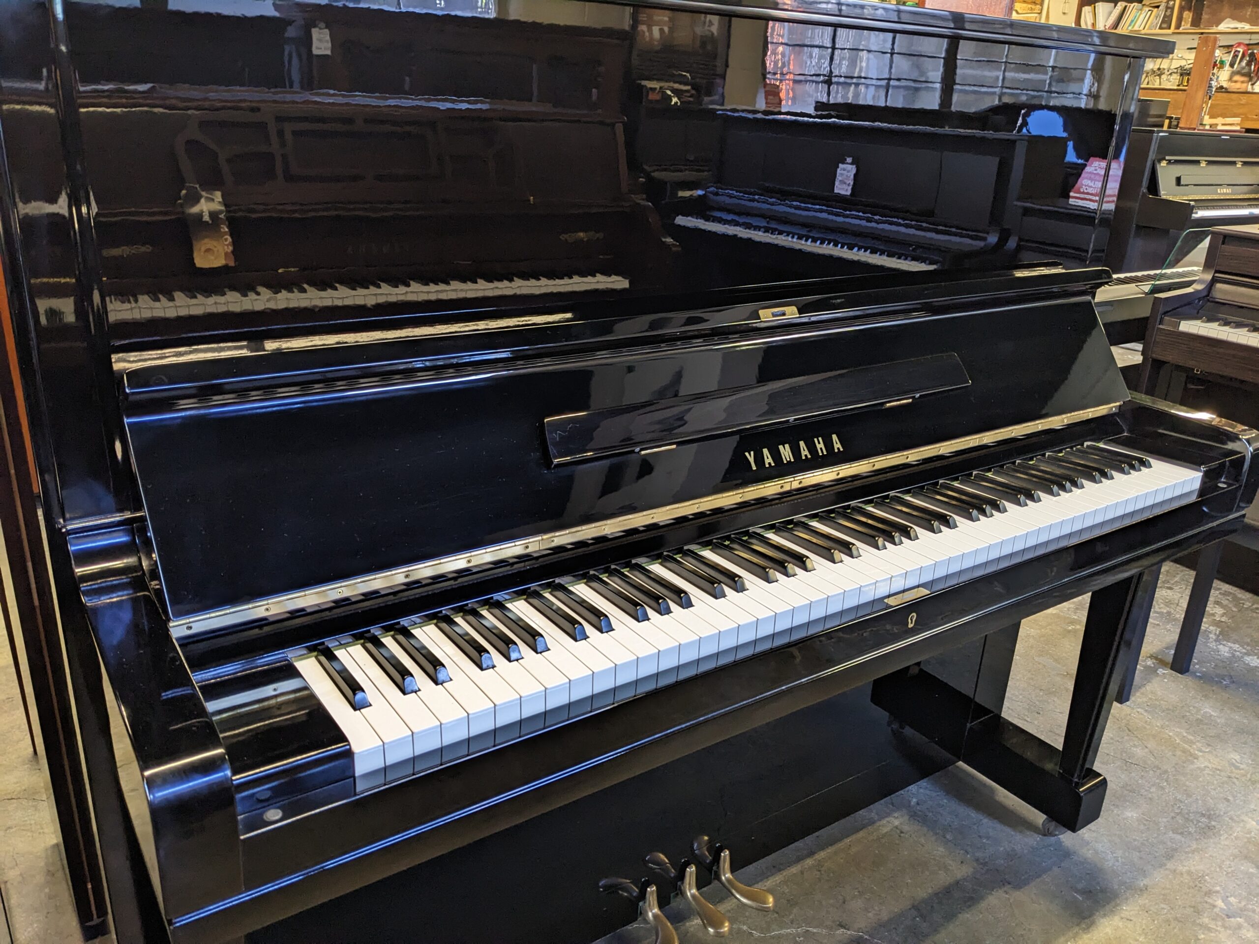 Yamaha U3 Upright Piano in High Polished Ebony