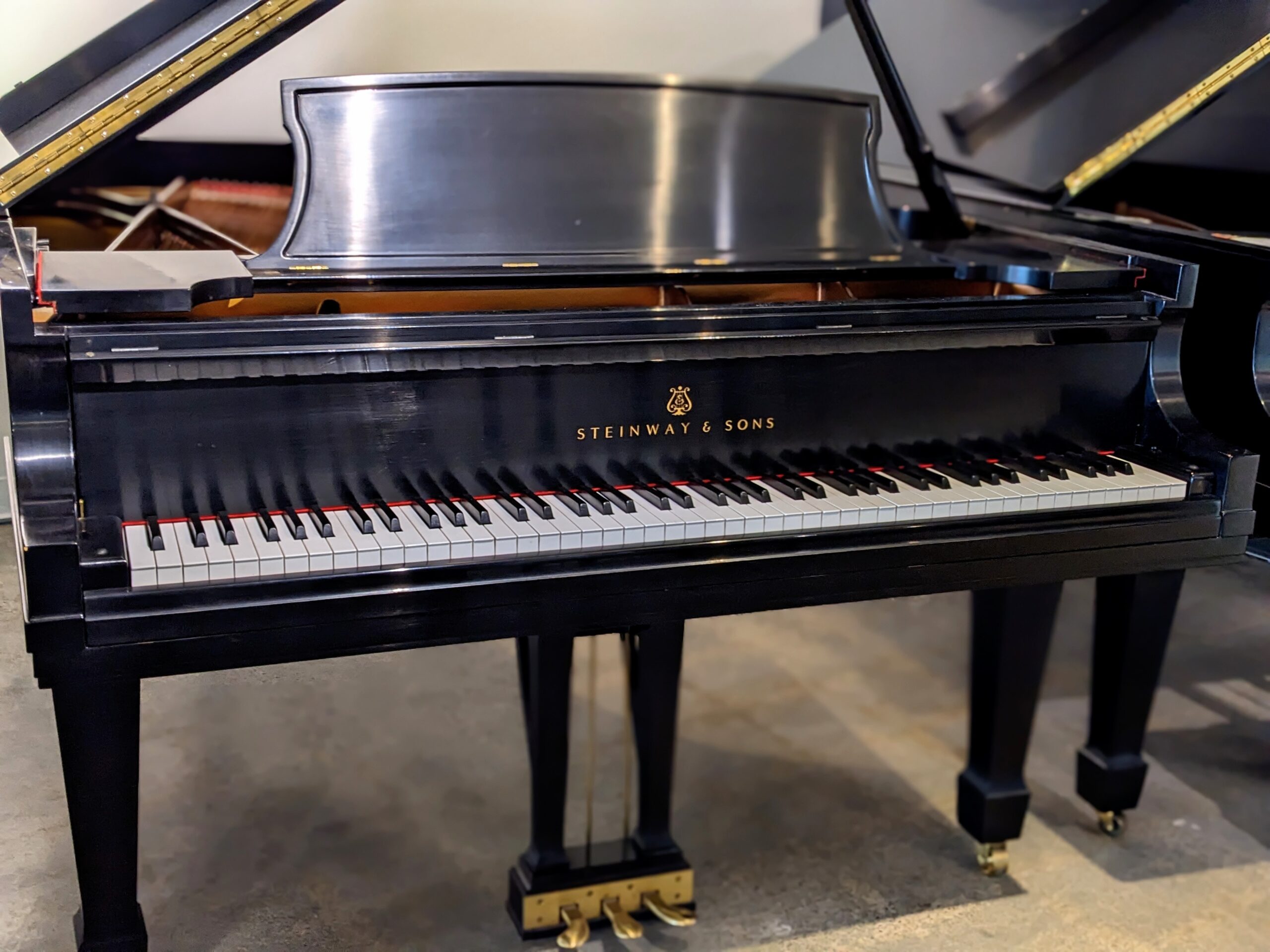 Steinway Model B Grand Piano in Satin Ebony #530679