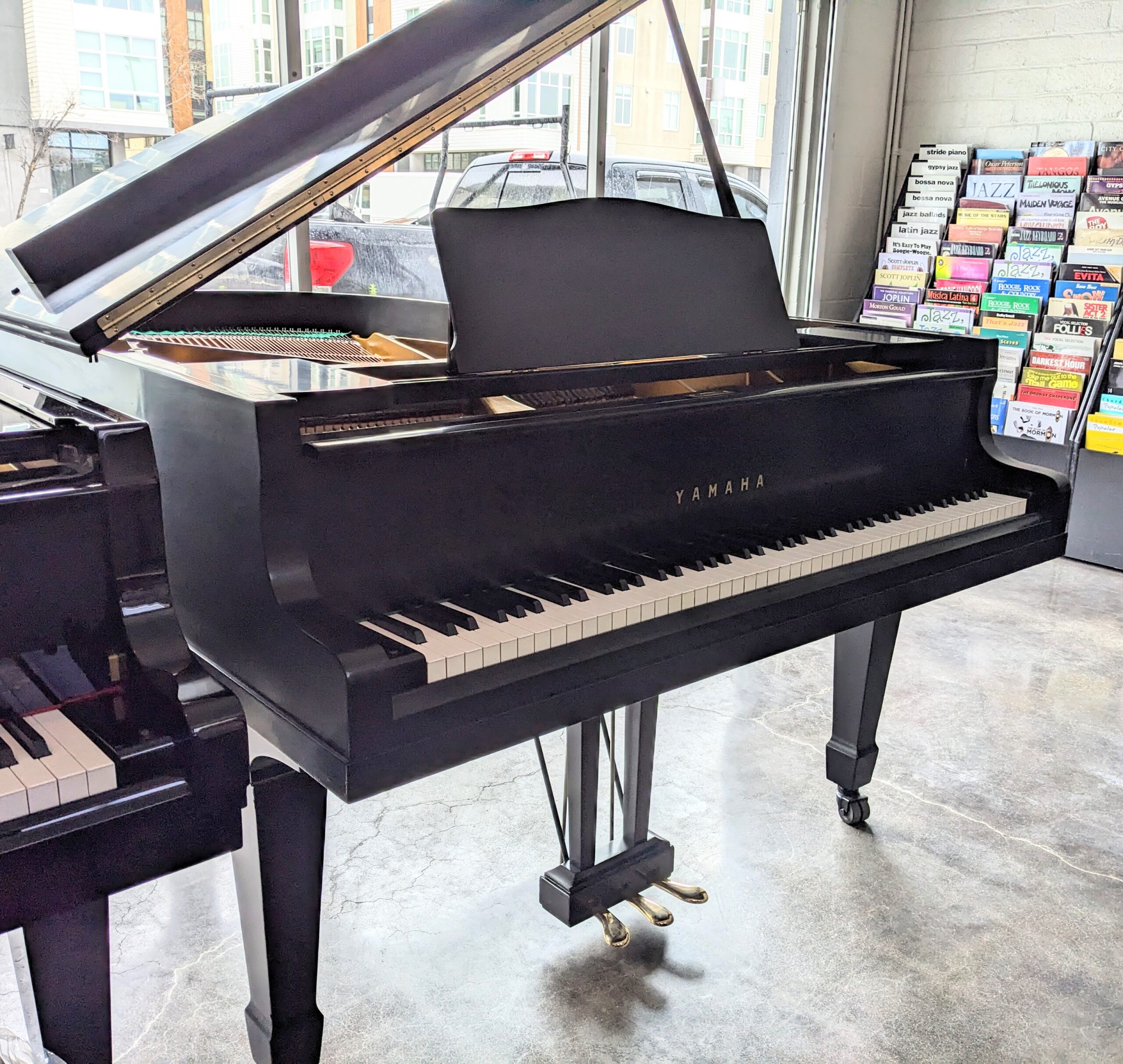 Yamaha G2 Grand in Satin Ebony #335397 - Image 5