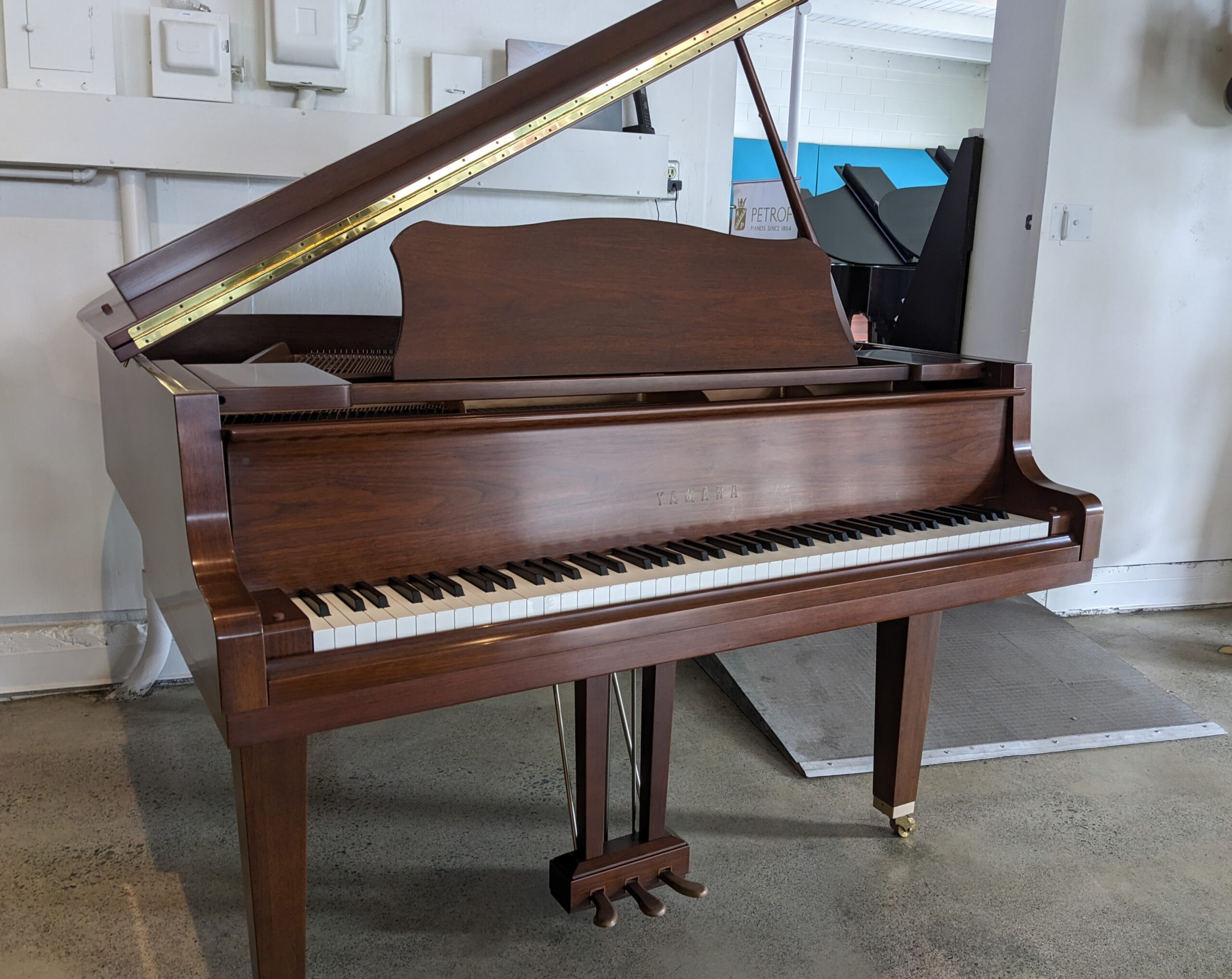 Yamaha GH1 Baby Grand in Satin Mahogany # B5812260 - Image 2