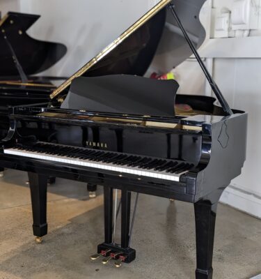 Yamaha C3 6'1" Grand Piano in High Polished Ebony  #E3010422