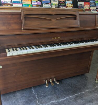 Yamaha Continental Console in Satin Walnut # B2353990